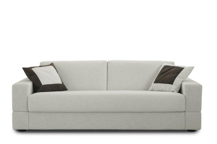 Brian is a 2 or 3-seater sofa bed with sprung mattress, compact, with sharp lines, and with a one-piece seat with single cushion.