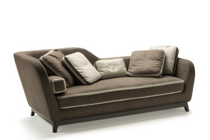 Jeremie-EVO 3-seater design sofa, available with several covers.