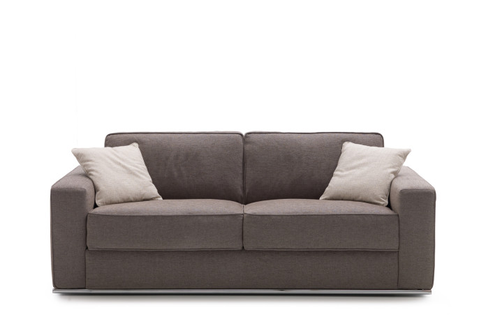 Sofa mit Untergestell aus Metall