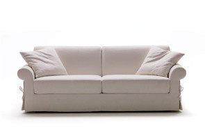 Richard klassisches Sofa aus Stoff