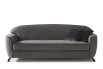 Das Sofa Charles erinnert an die soliden und abgerundeten Linien des italienischen Designs der 40-50er Jahre