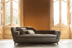 Jeremie Design Sofa lässt sich vom ehemaligen Stil inspiriert. Es eignet sich dennoch auch für moderne Räume